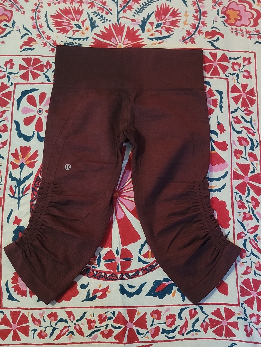 Lululemon Athletica Womens Plum Capri Small Ruching On Side Workout Pants